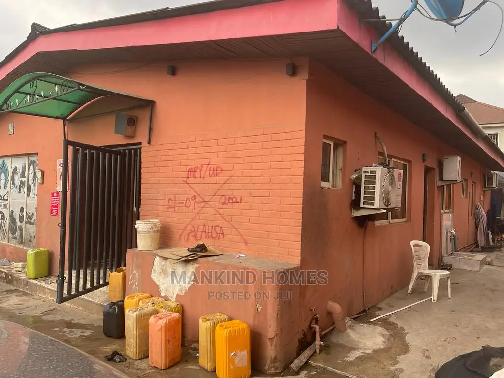 5bdrm Bungalow in Omole Phase 1 for sale in Omole Phase 1