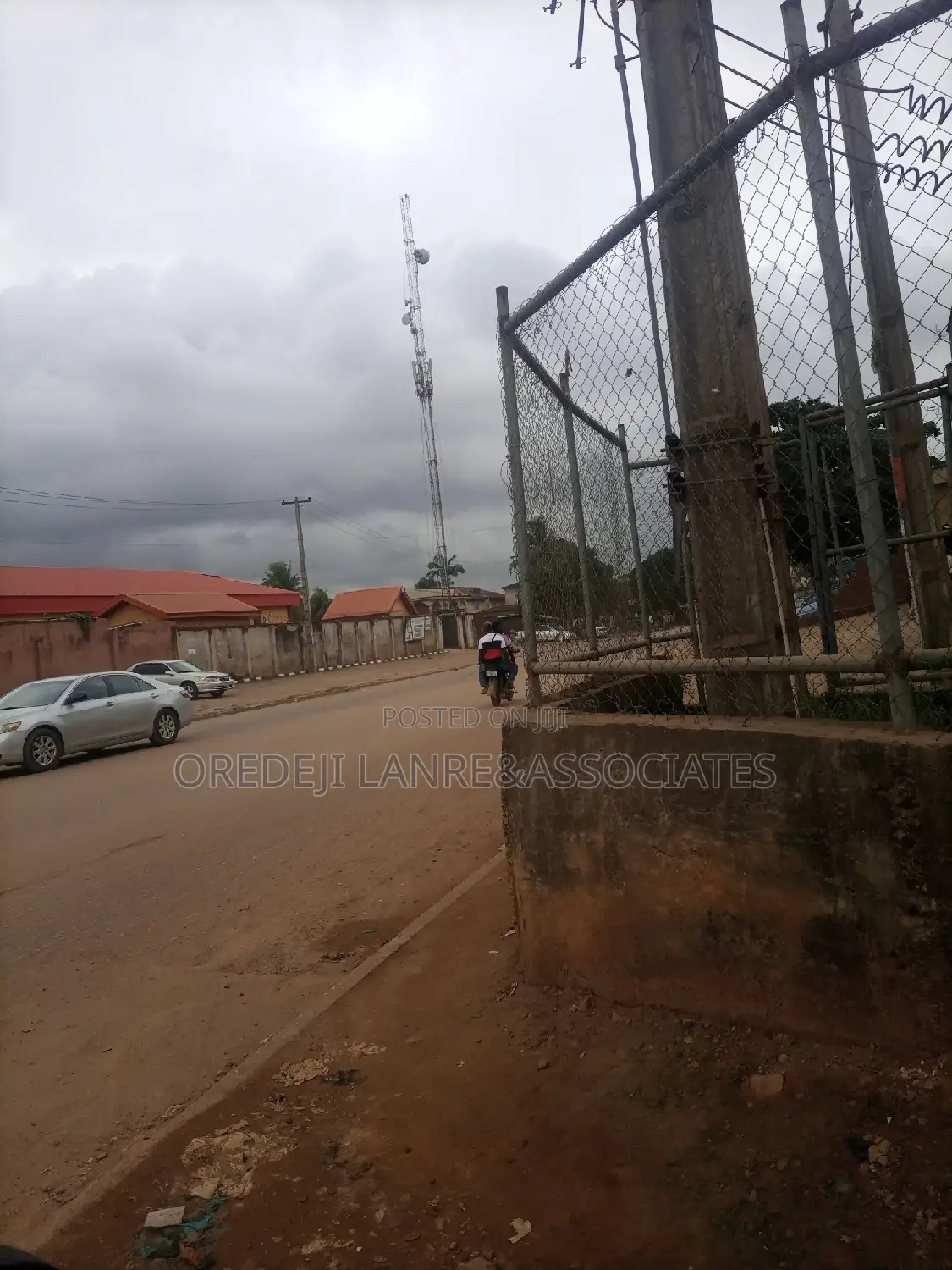 10bdrm Bungalow in Beautiful Close, Abesan for sale in Abesan
