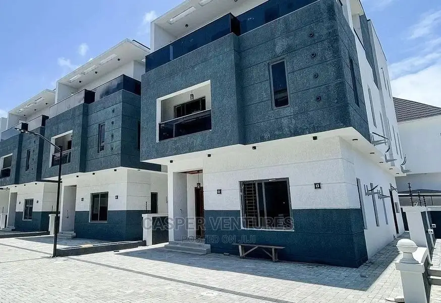 Luxurious Self-Contained Apartment for Shortlet in Chevron