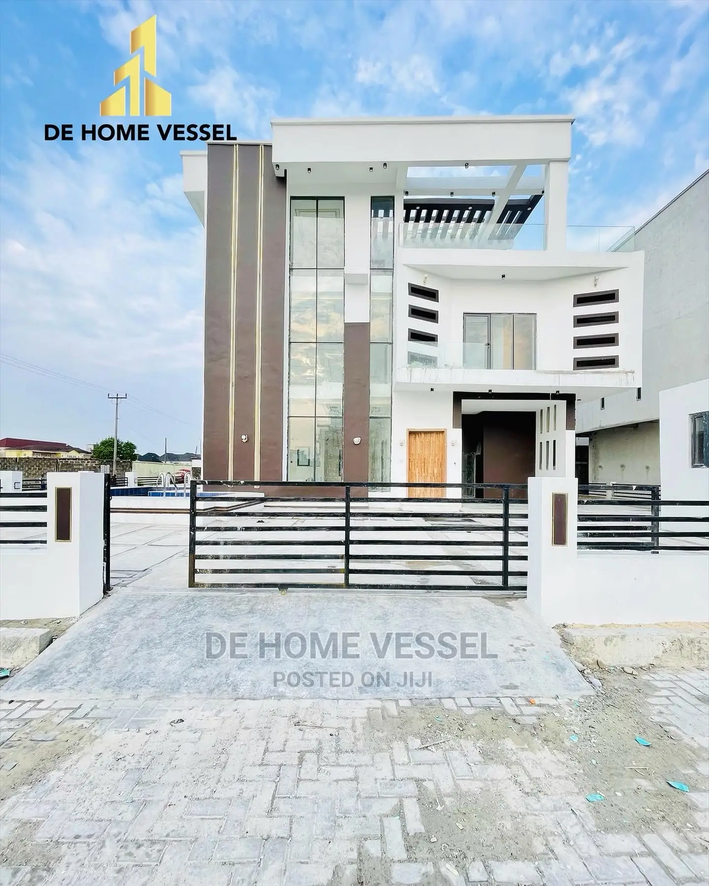 5bdrm House in Osapa London for Sale in Osapa london