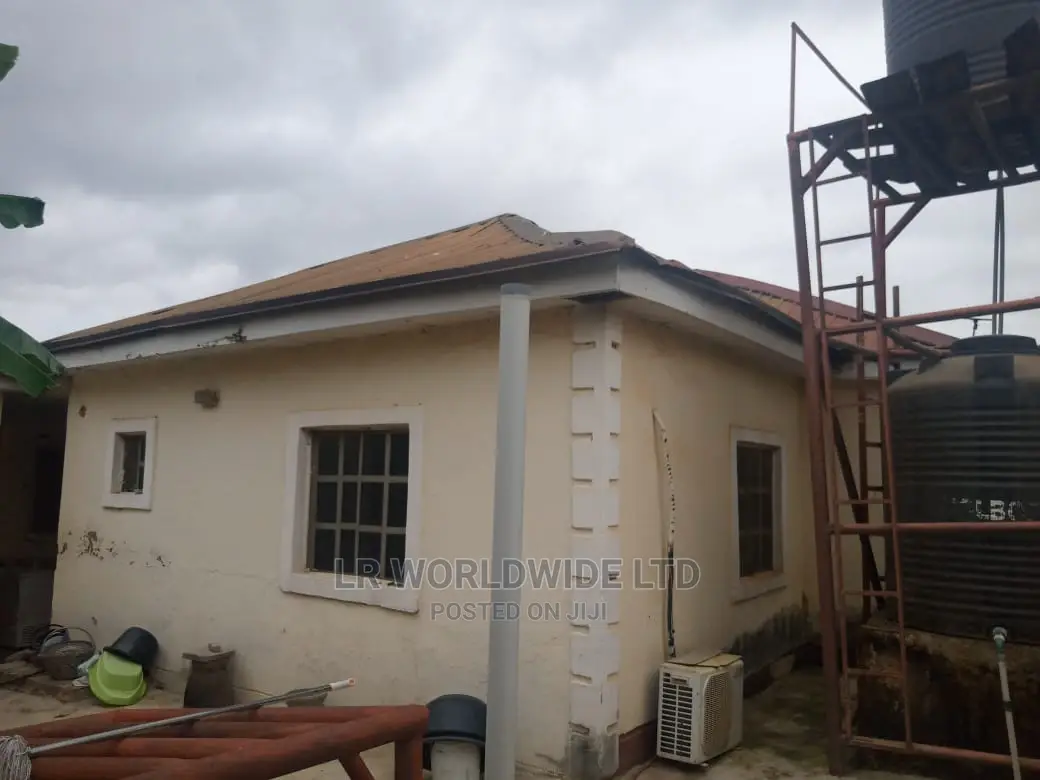 3bdrm Bungalow in Trademoore, Lugbe District for sale in Lugbe District