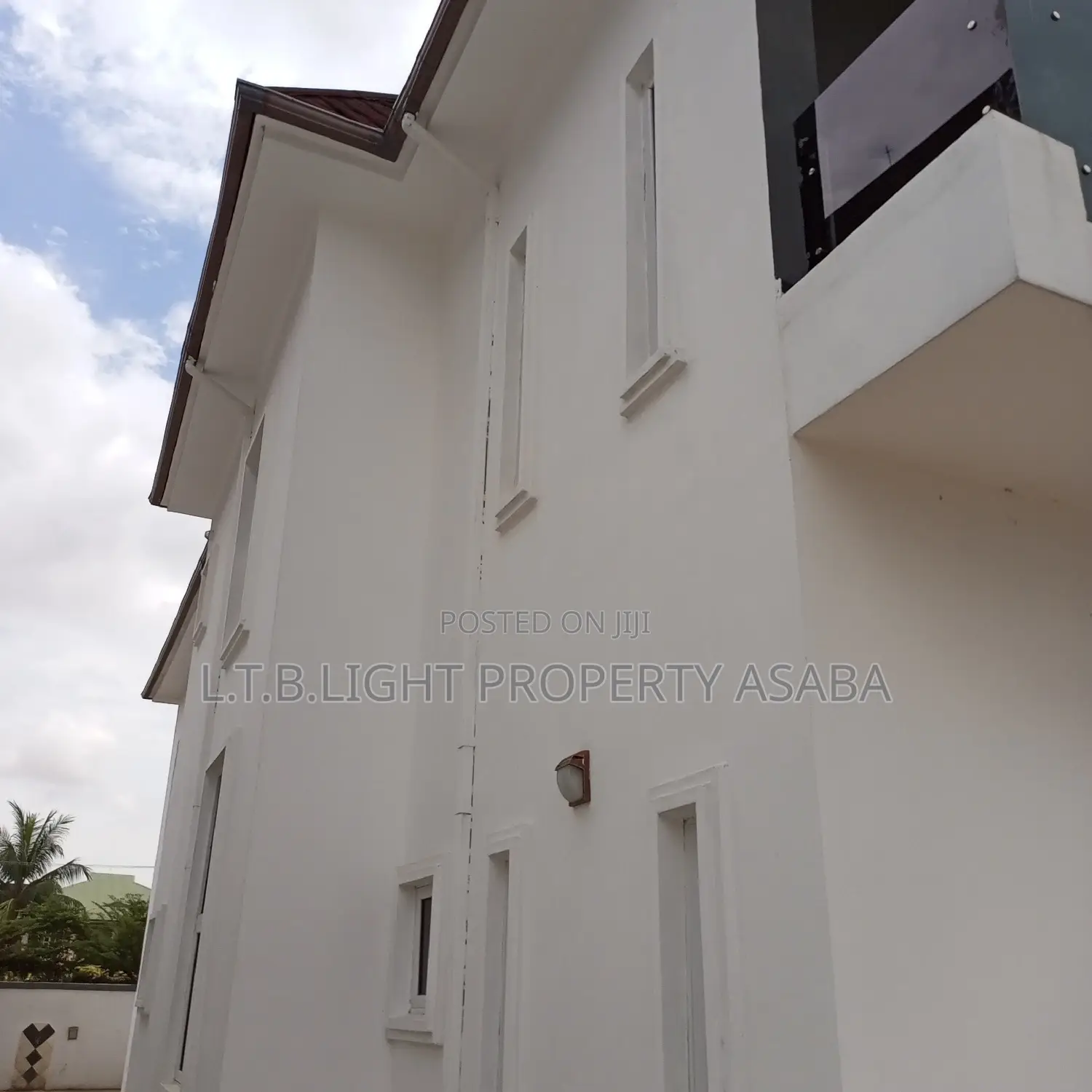 6bdrm Duplex in L.T B Light 🚨, Oshimili South for sale in Oshimili South