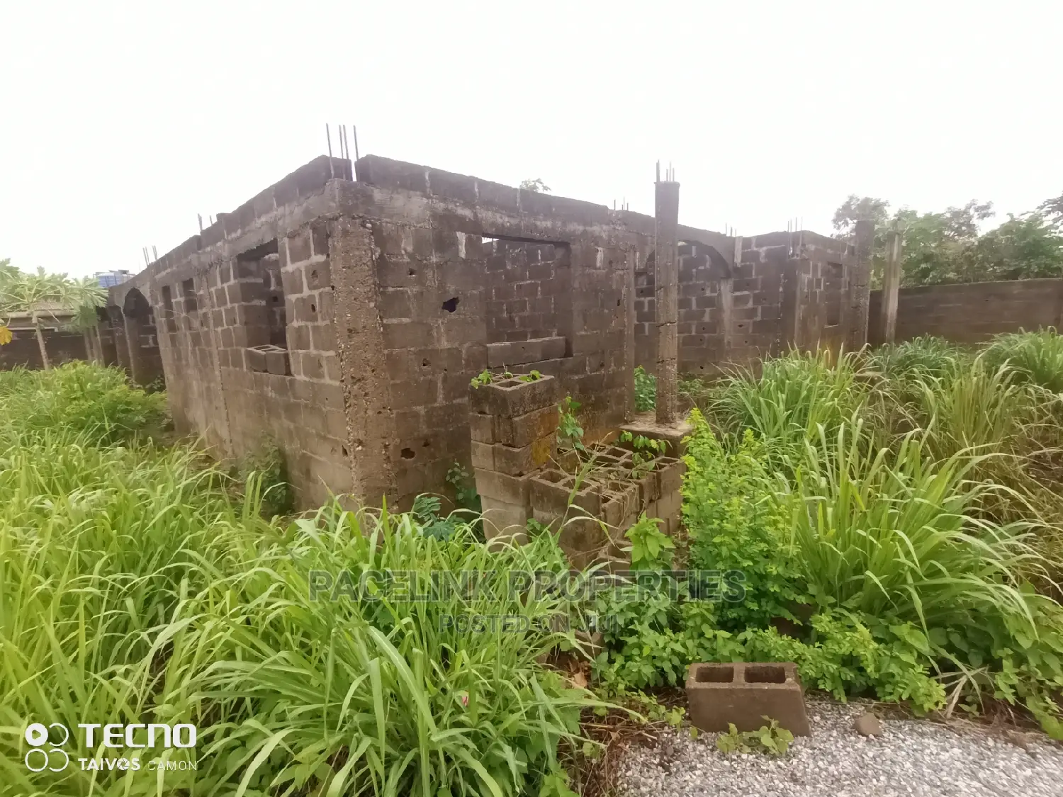 5bdrm Duplex in Ayetoro for Sale in Ayetoro