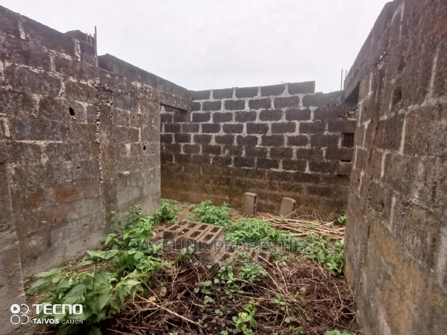 5bdrm Duplex in Ayetoro for Sale in Ayetoro