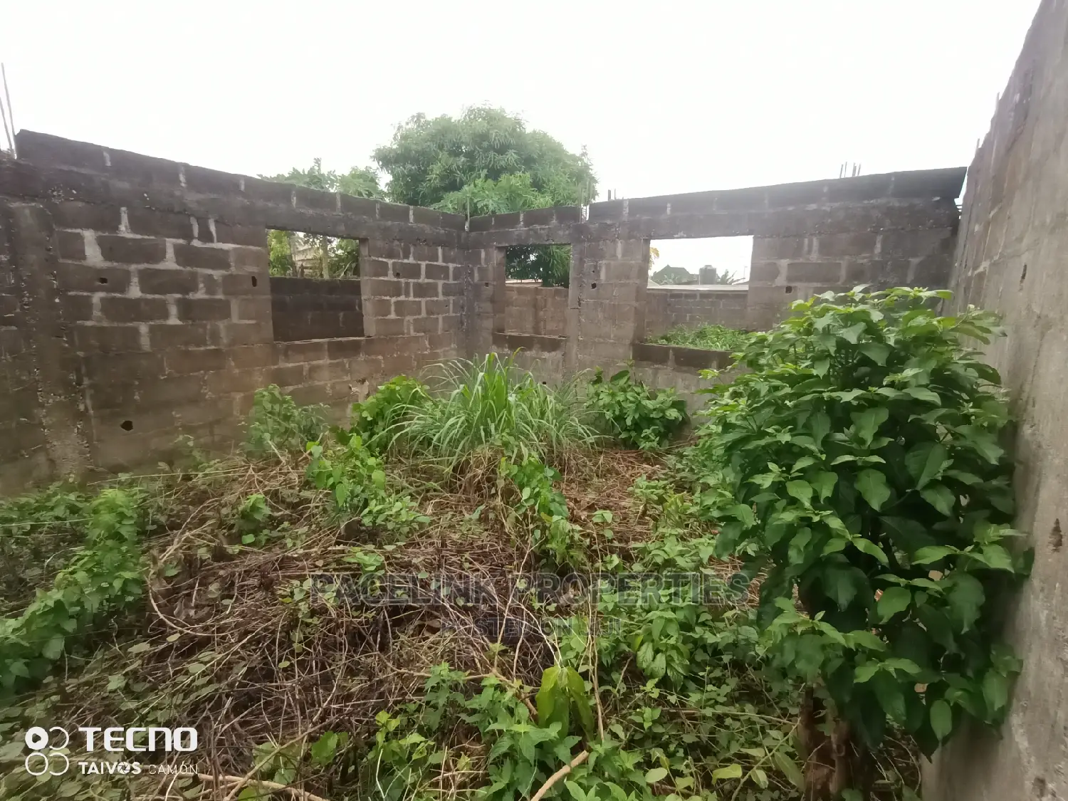 5bdrm Duplex in Ayetoro for Sale in Ayetoro