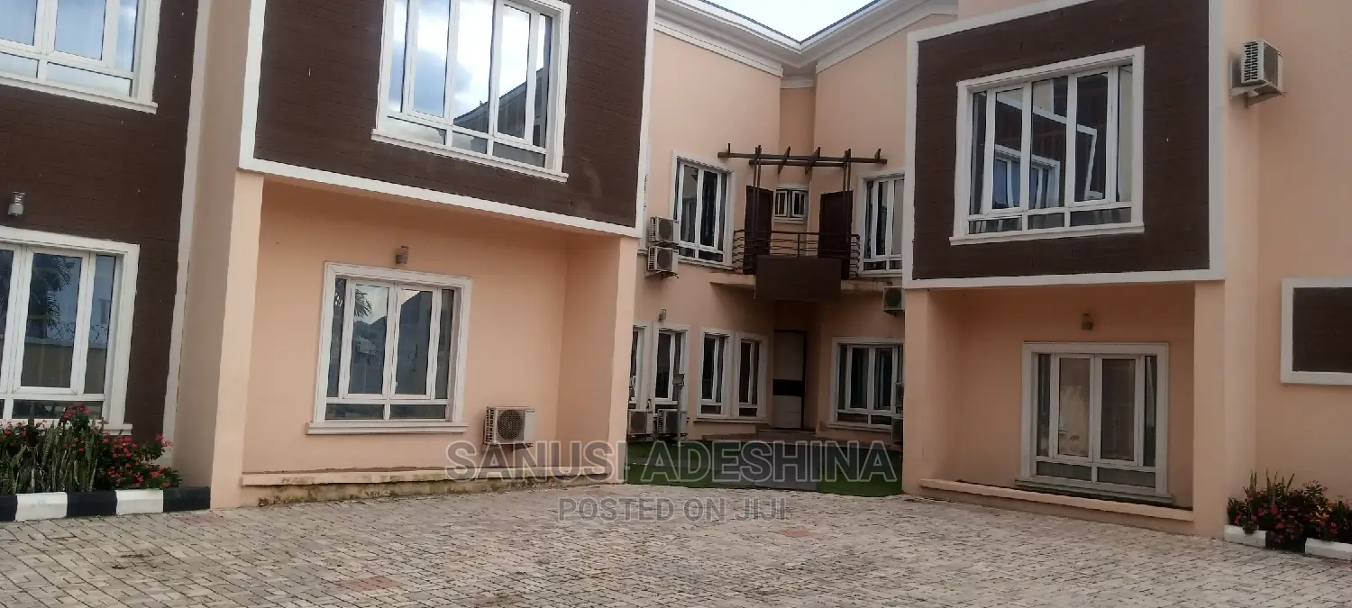 5bdrm Duplex in Gwarimpa Estate Fct, Gwarinpa for Sale in Gwarinpa