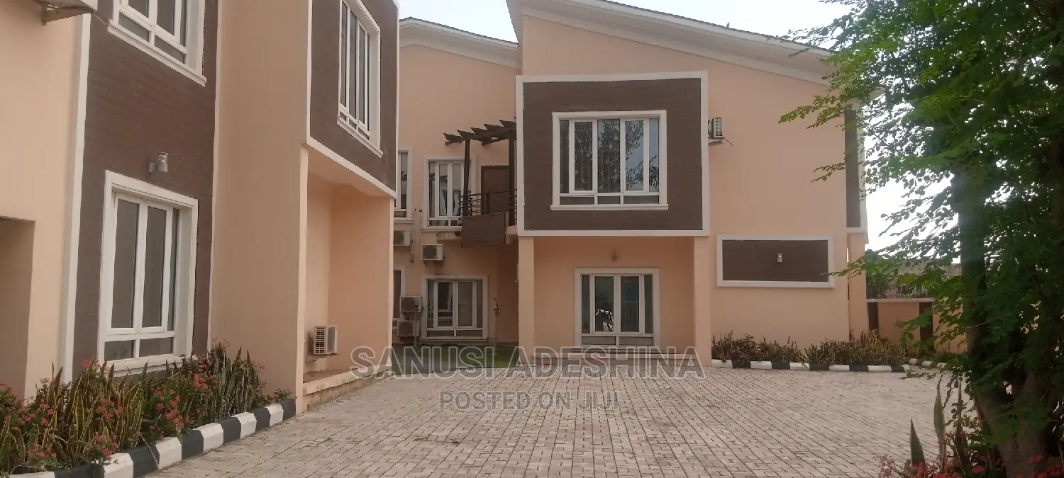 5bdrm Duplex in Gwarimpa Estate Fct, Gwarinpa for Sale in Gwarinpa