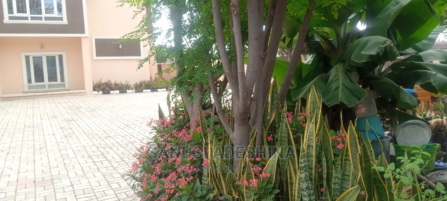 5bdrm Duplex in Gwarimpa Estate Fct, Gwarinpa for Sale in Gwarinpa
