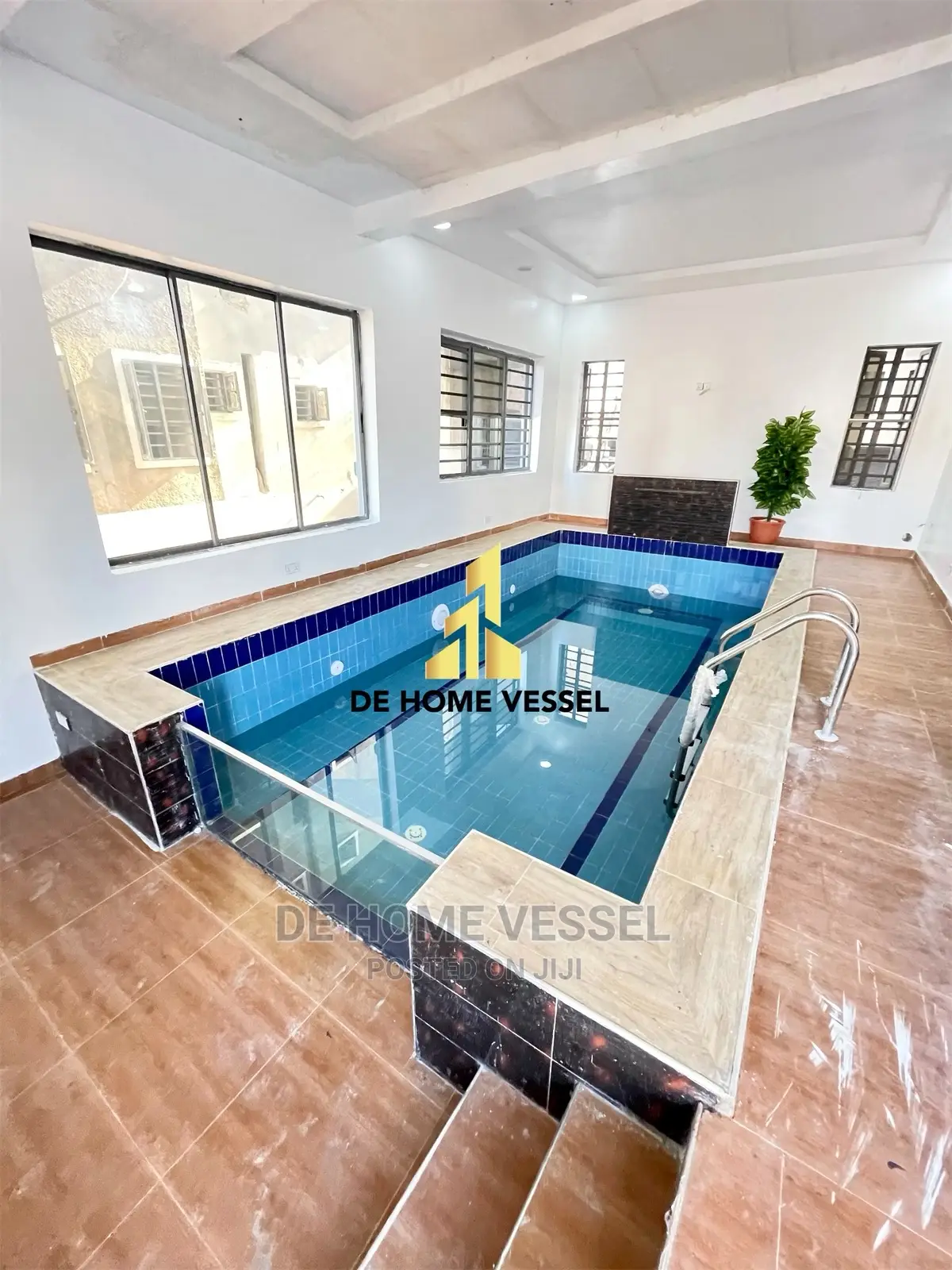5bdrm Duplex in Chevron for Sale in Chevron