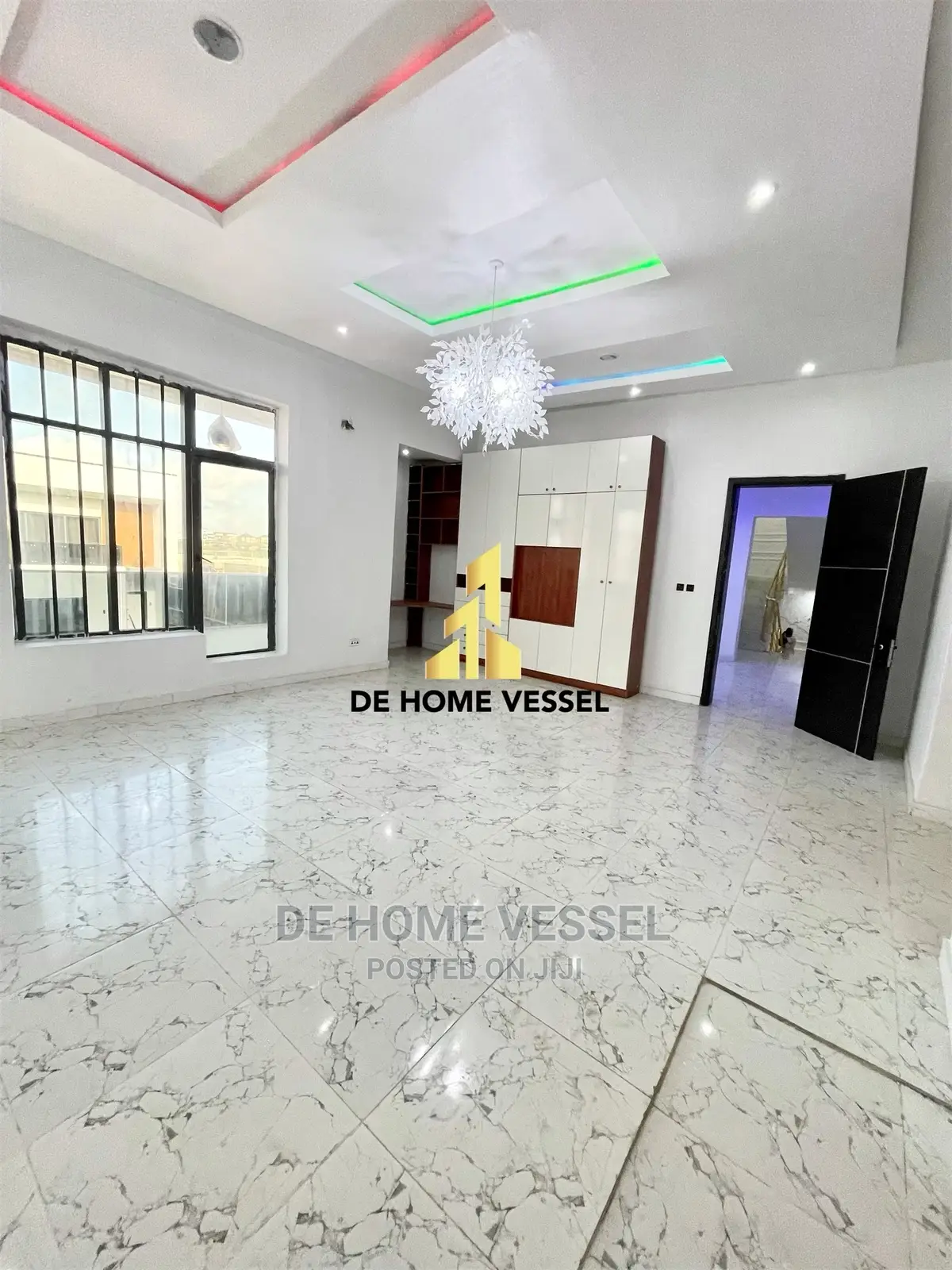 5bdrm Duplex in Chevron for Sale in Chevron