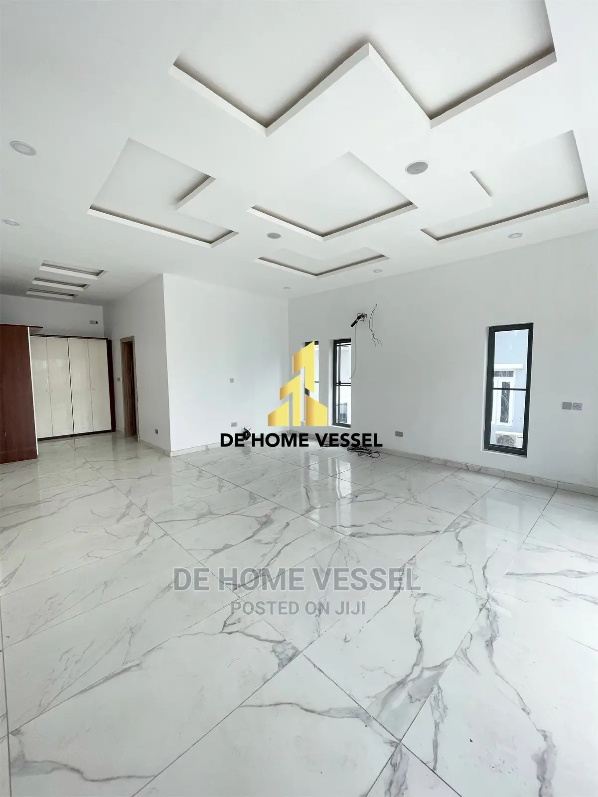5bdrm Duplex in Osapa london for sale in Osapa london