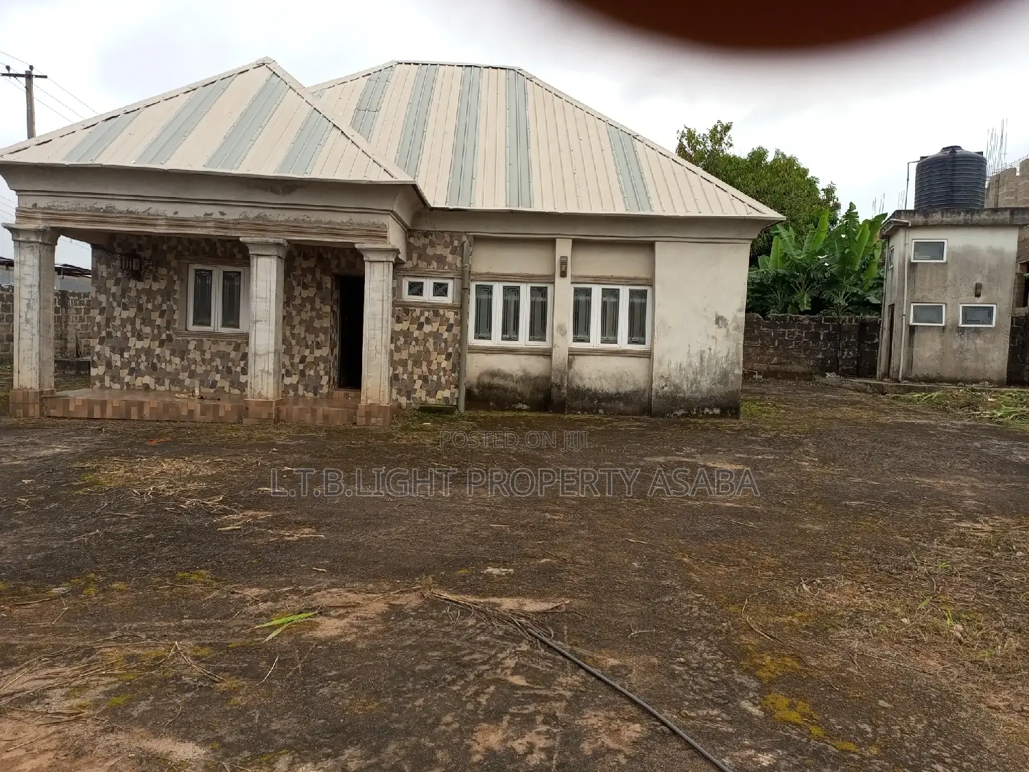 3bdrm Bungalow in L.T.B Light🚨, Oshimili North for sale in Oshimili North