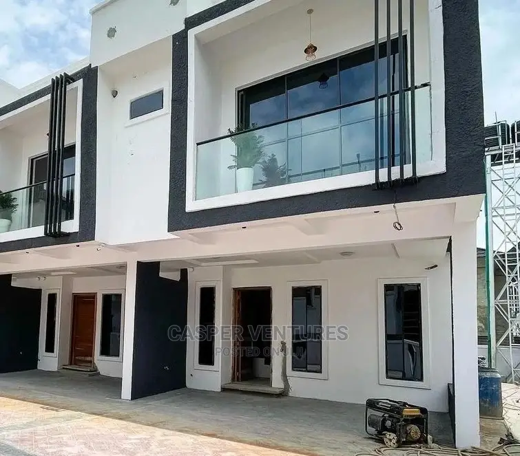 Simple and Stylish Studio Apartment. in Ikate
