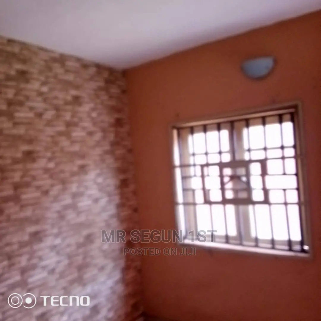 Mini Flat in Piller Estate, Akala Express for rent in Akala Express