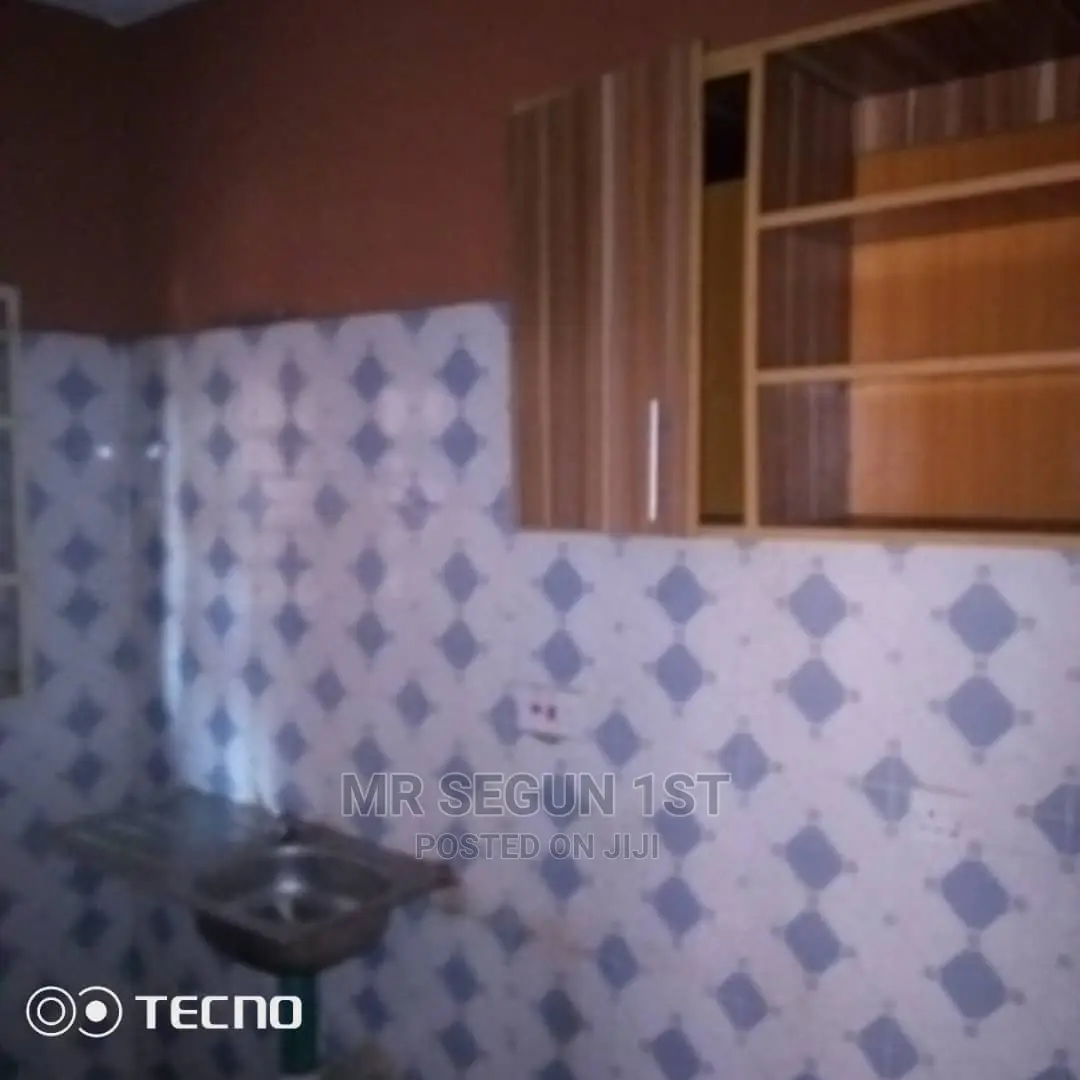 Mini Flat in Piller Estate, Akala Express for rent in Akala Express