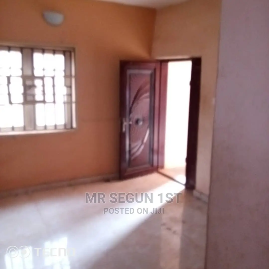 Mini Flat in Piller Estate, Akala Express for rent in Akala Express