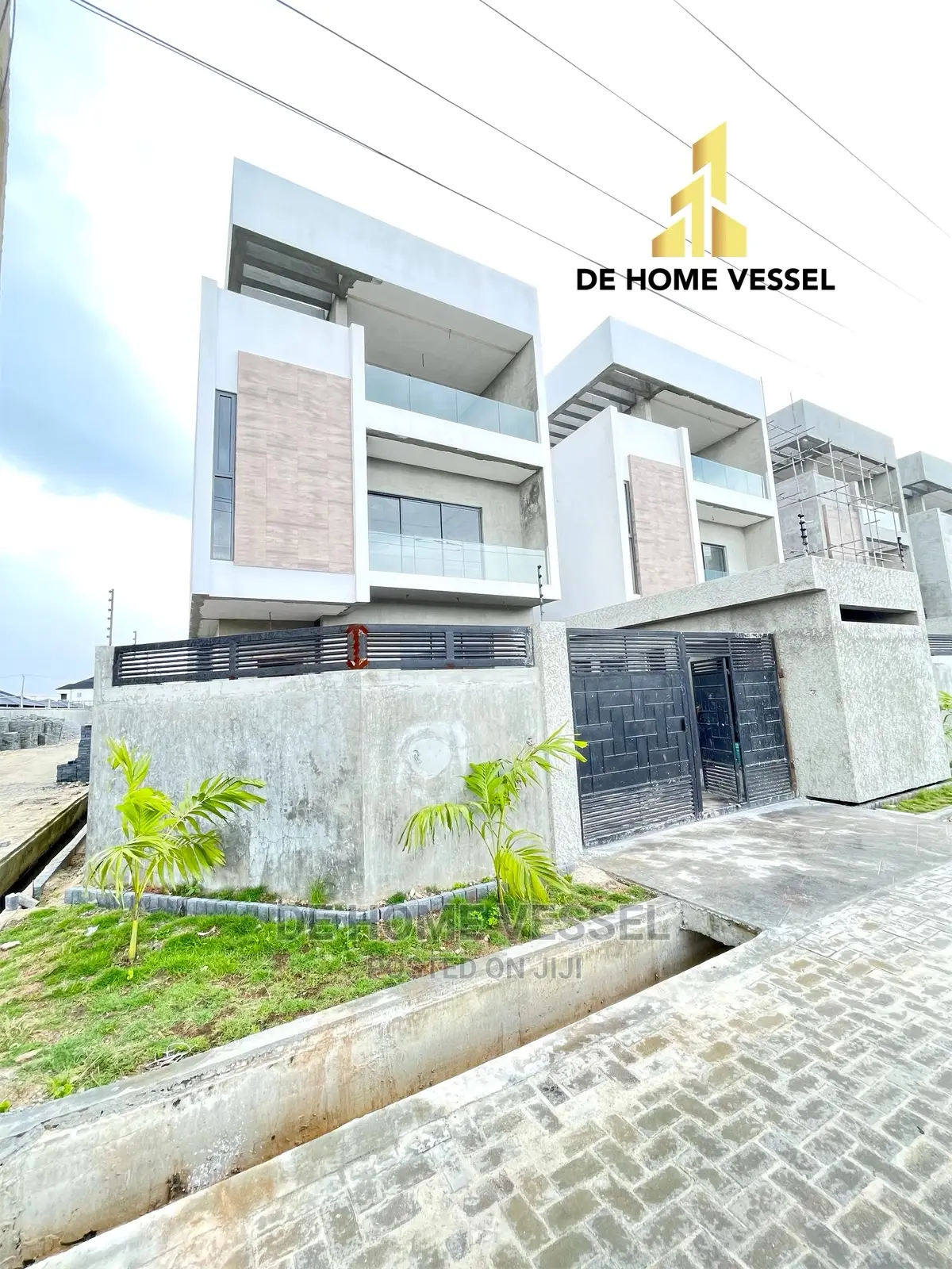 4bdrm Duplex in Osapa London for Sale in Osapa london
