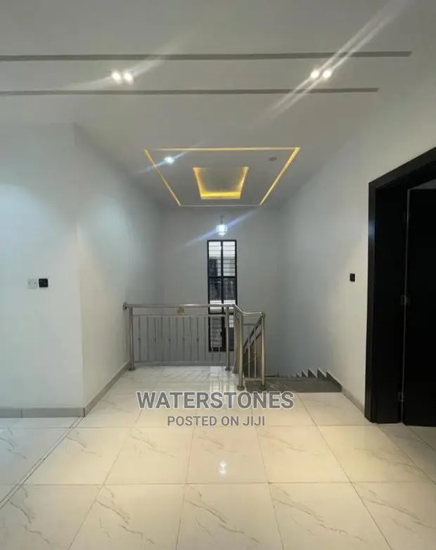 2bdrm Block of Flats in Asaba, Oshimili South for rent in Oshimili South
