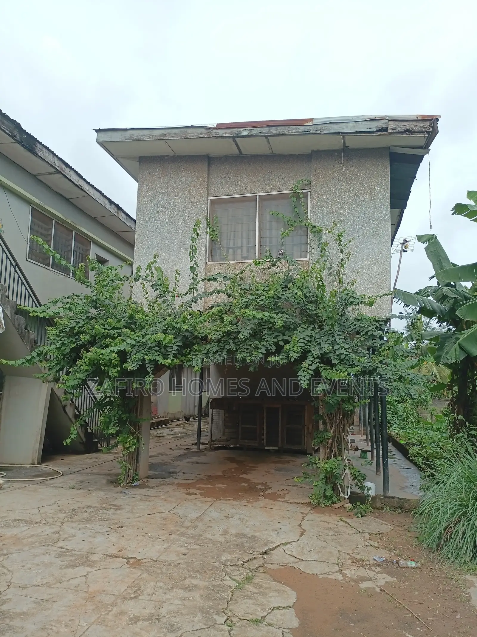 10bdrm House in Aba Eleshin Apata, Akala Express for sale in Akala Express