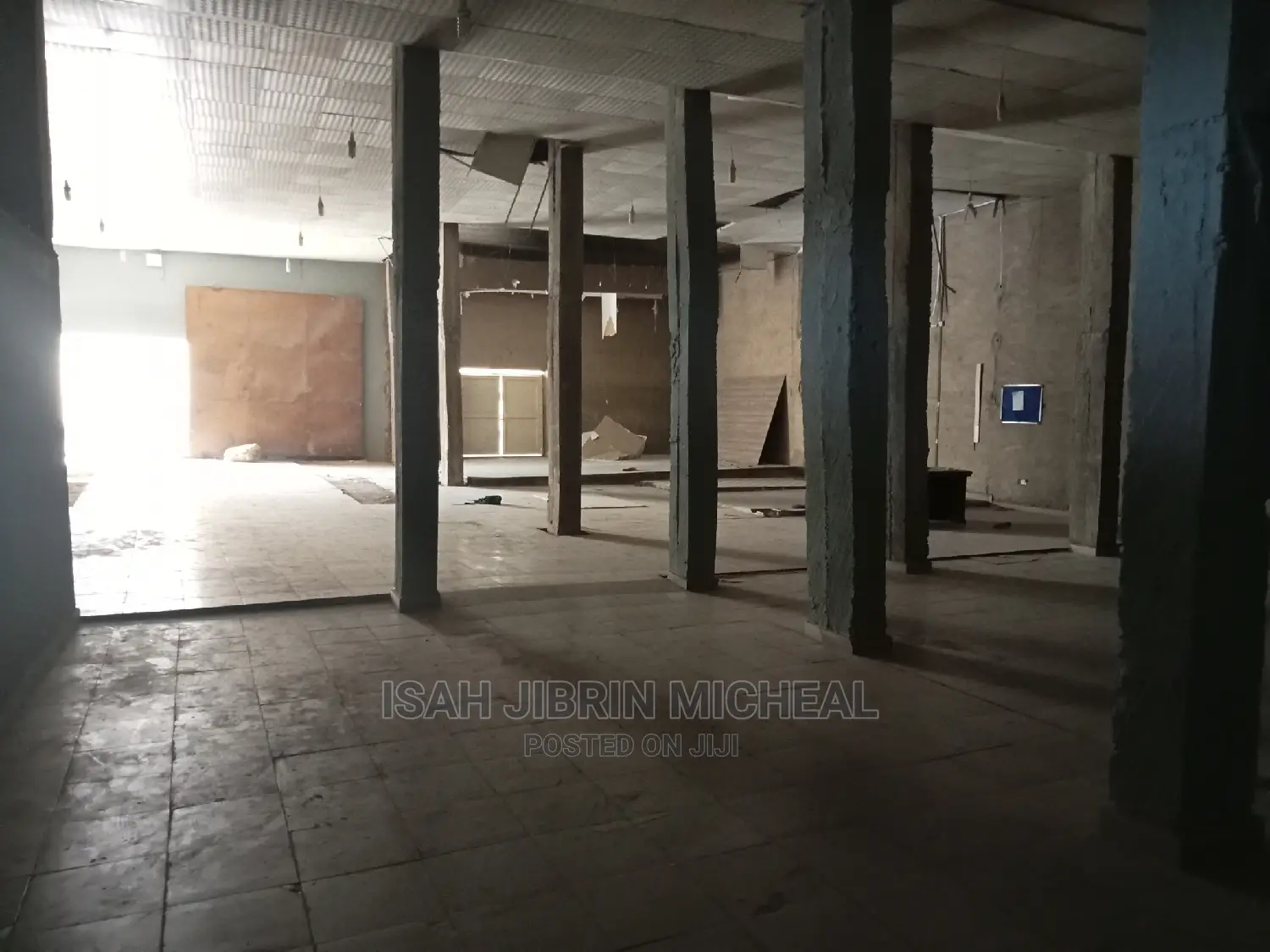 Spacious Warehouse Along Gwarimpa Express for Rent in Gwarinpa