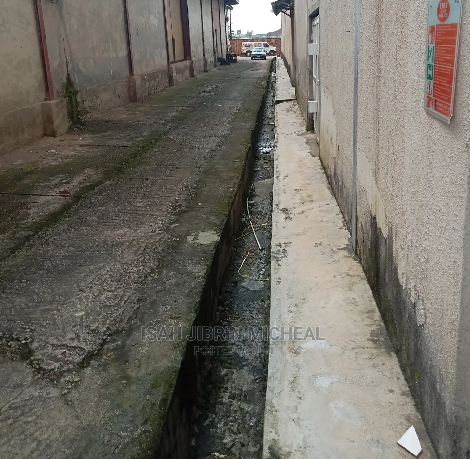 Spacious Warehouse Along Gwarimpa Express for Rent in Gwarinpa