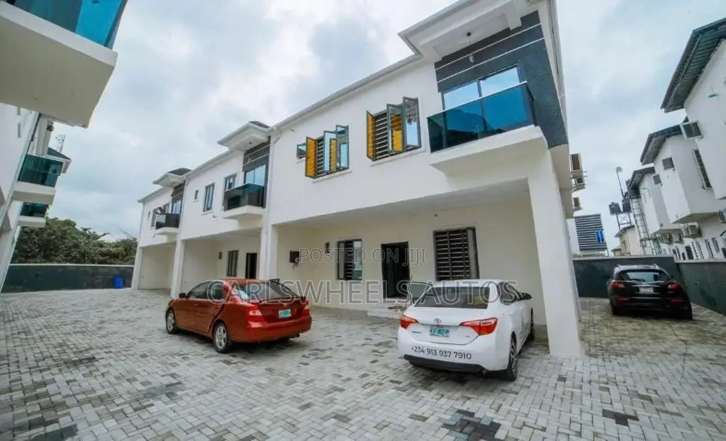 Furnished 4bdrm Townhouse/Terrace in Lekki for Sale in Lekki