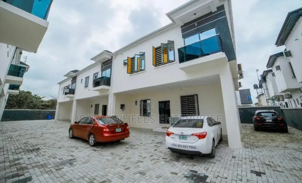 Furnished 4bdrm Townhouse/Terrace in Lekki for Sale in Lekki