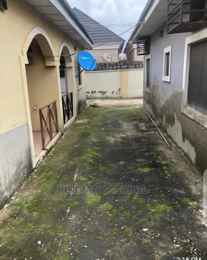 5bdrm Bungalow in FHA for sale in FHA
