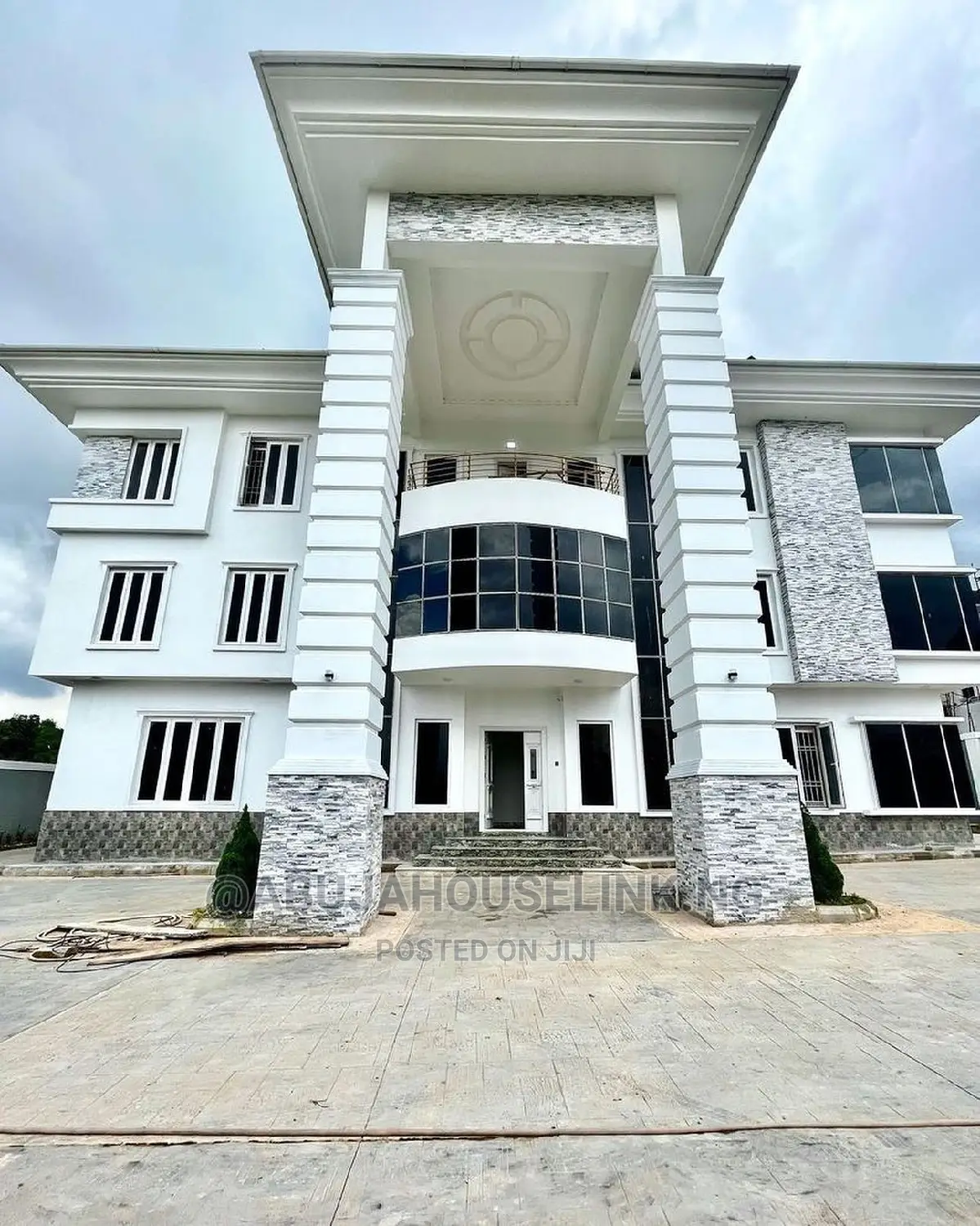 7bdrm Duplex in Guzape for sale in Guzape District