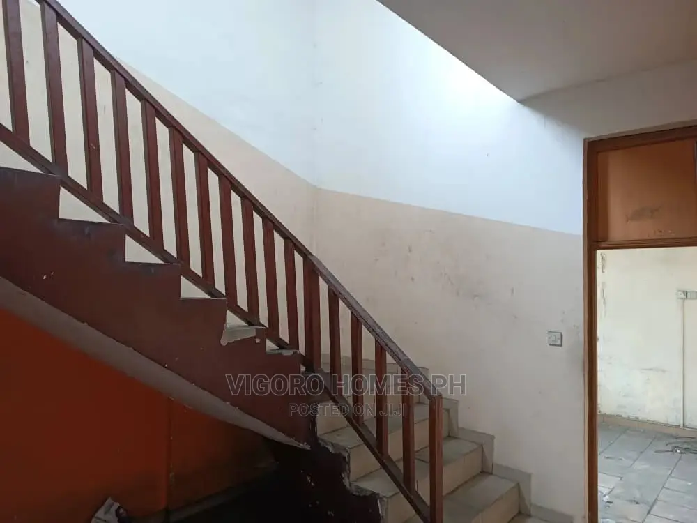 Lease Ware House in Port Harcourt in Port-Harcourt