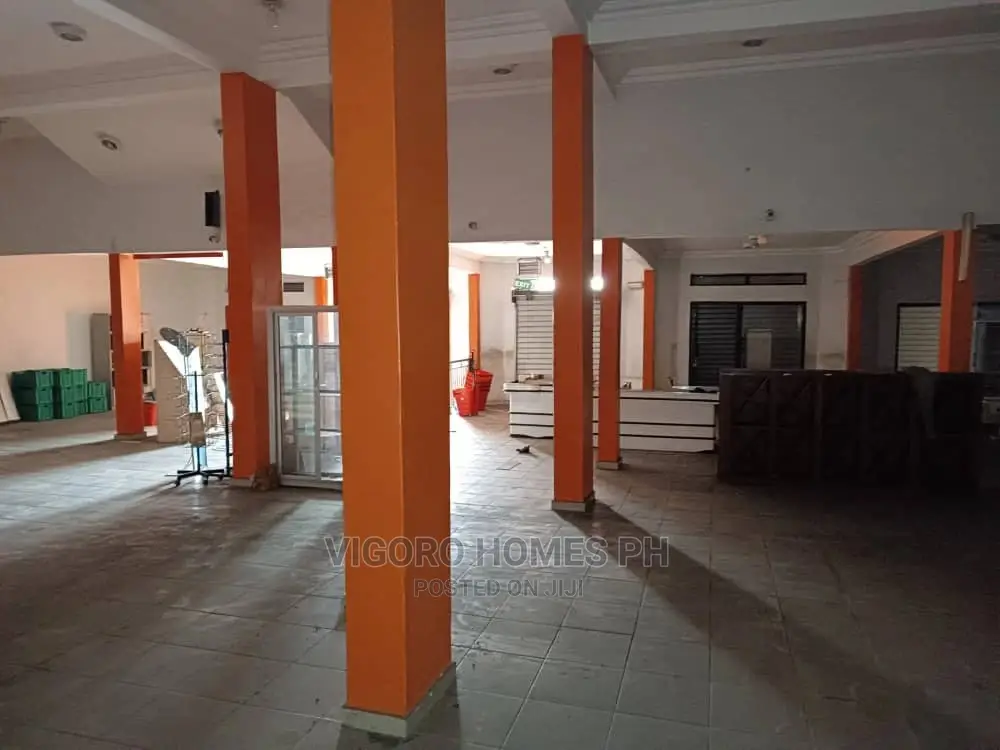 Lease Ware House in Port Harcourt in Port-Harcourt
