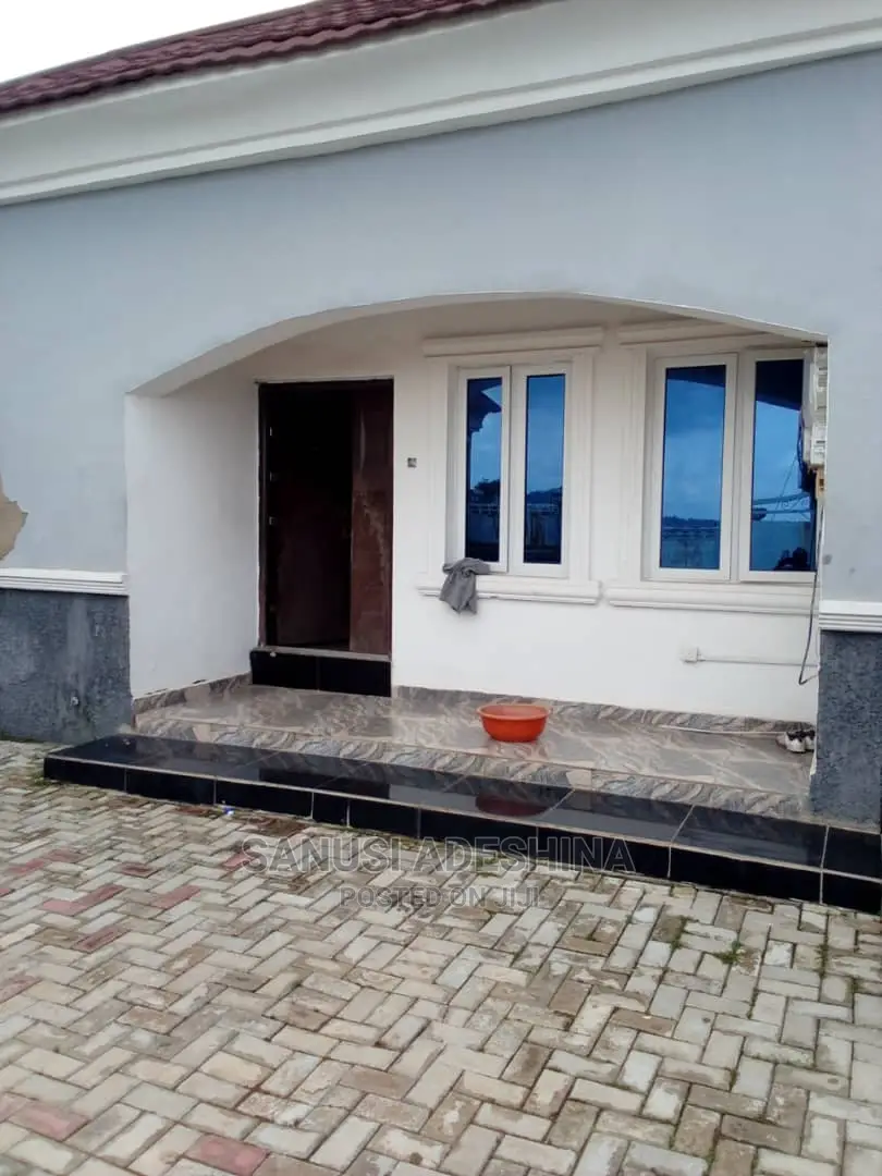 3bdrm Bungalow in Efab Version,By, Gwarinpa for rent in Gwarinpa