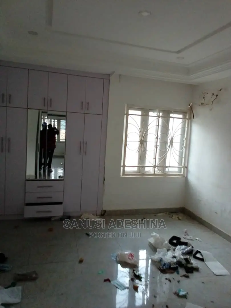 3bdrm Bungalow in Efab Version,By, Gwarinpa for rent in Gwarinpa