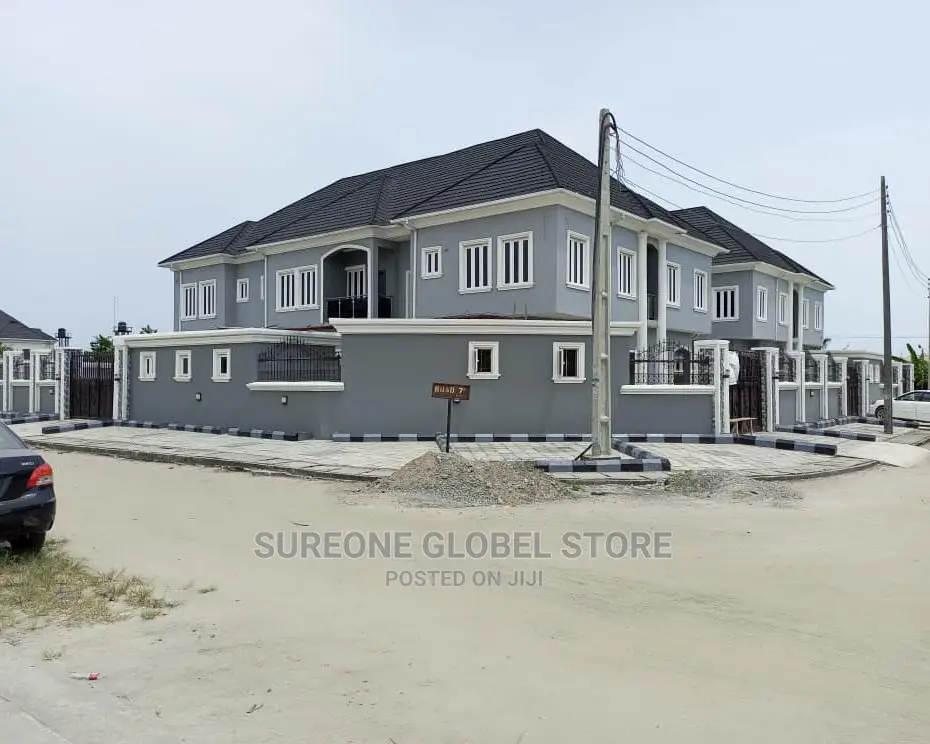 Furnished 5bdrm House in Hon. Justice Dan, Ilaje / Lekki for sale in Ilaje / Lekki