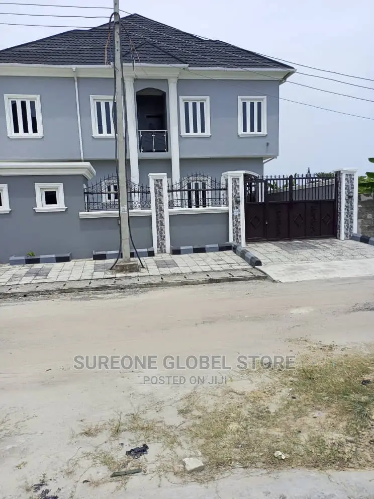 Furnished 5bdrm House in Hon. Justice Dan, Ilaje / Lekki for sale in Ilaje / Lekki