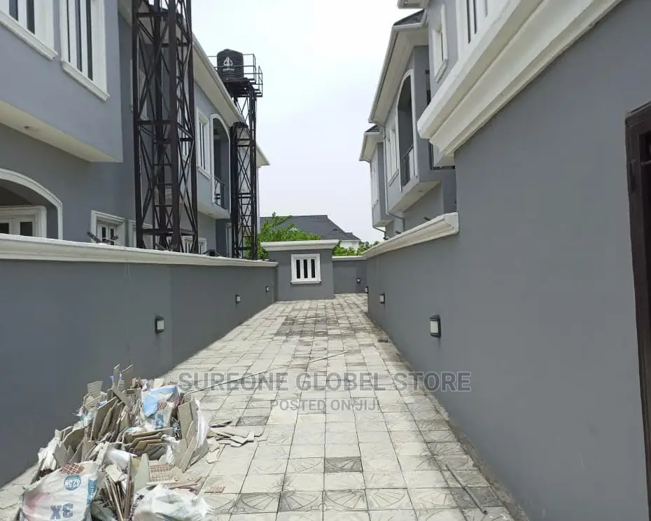 Furnished 5bdrm House in Hon. Justice Dan, Ilaje / Lekki for sale in Ilaje / Lekki