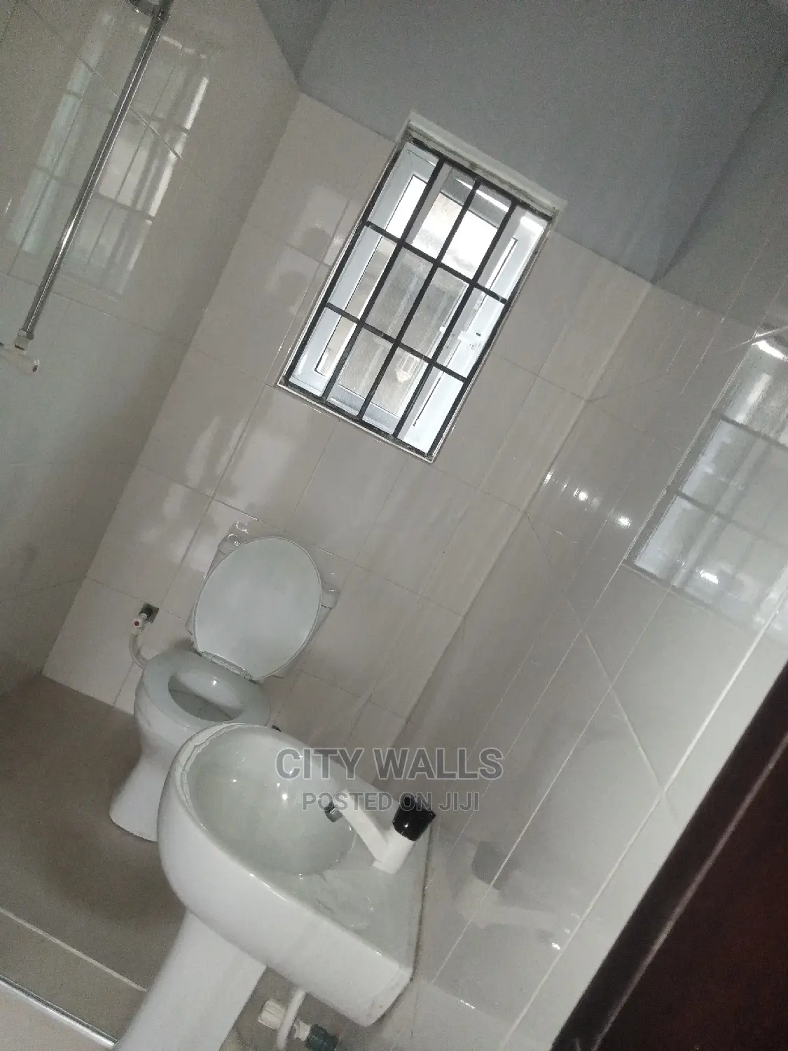 1bdrm Block of Flats in Badore for rent in Badore