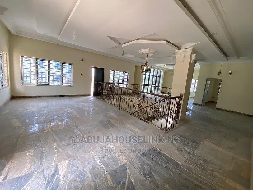7bdrm Duplex in Guzape for sale in Guzape District