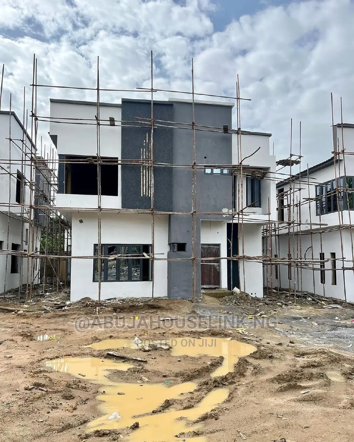 5bdrm Duplex in Guzape Abuja for sale in Guzape District