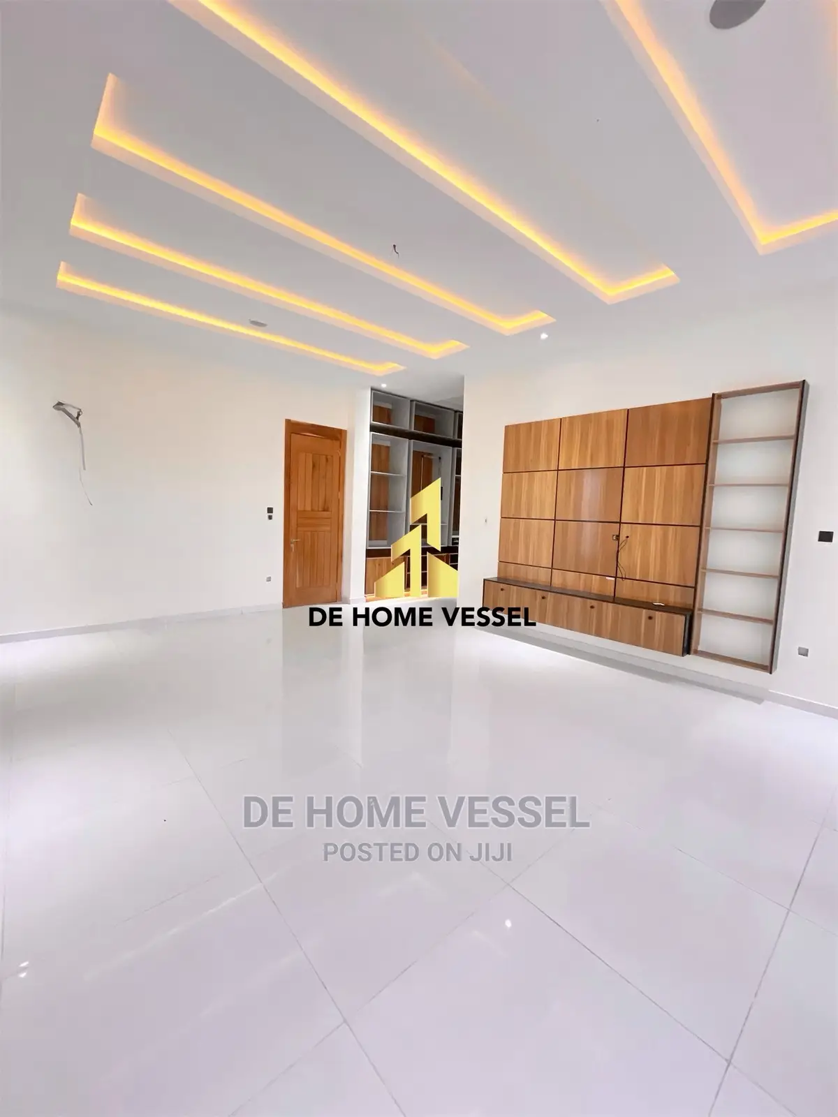 5bdrm Duplex in Ikota for Sale in Ikota