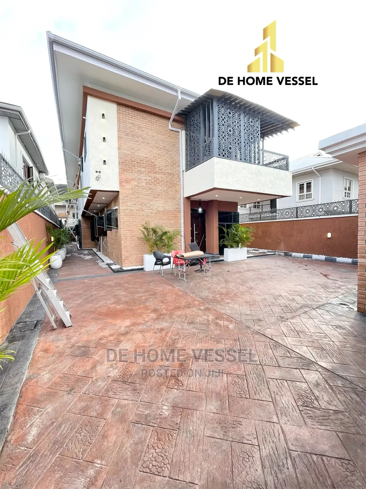 5bdrm Duplex in Lekki Phase 1 for sale in Lekki Phase 1