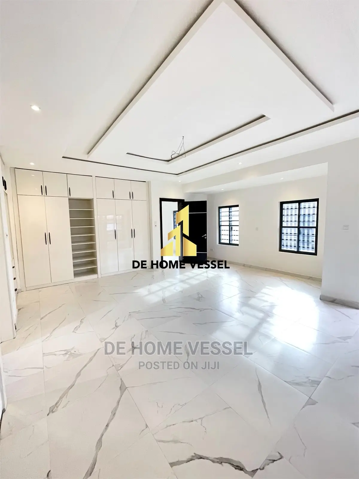 5bdrm Duplex in Lekki Phase 1 for sale in Lekki Phase 1