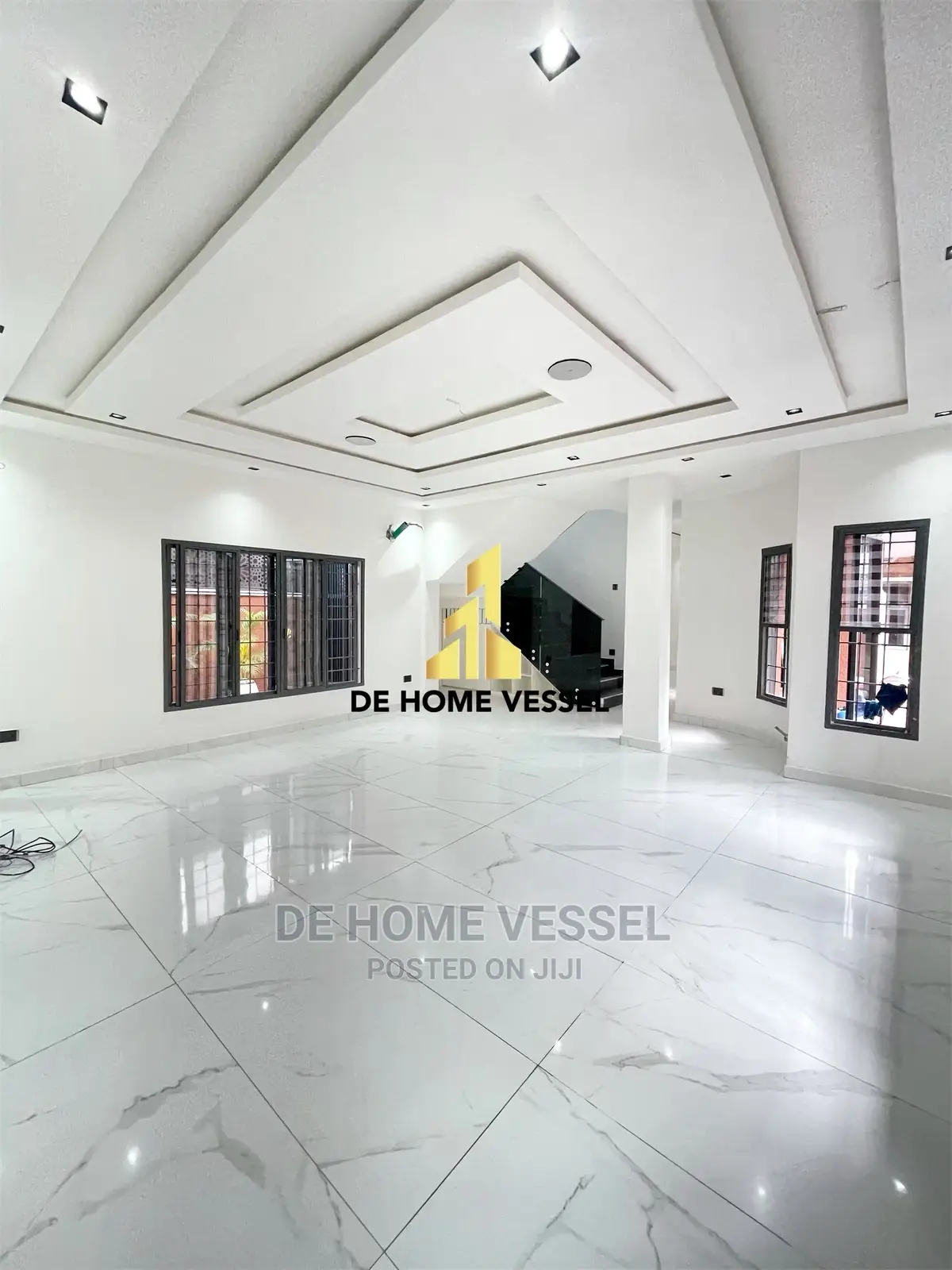 5bdrm Duplex in Lekki Phase 1 for sale in Lekki Phase 1