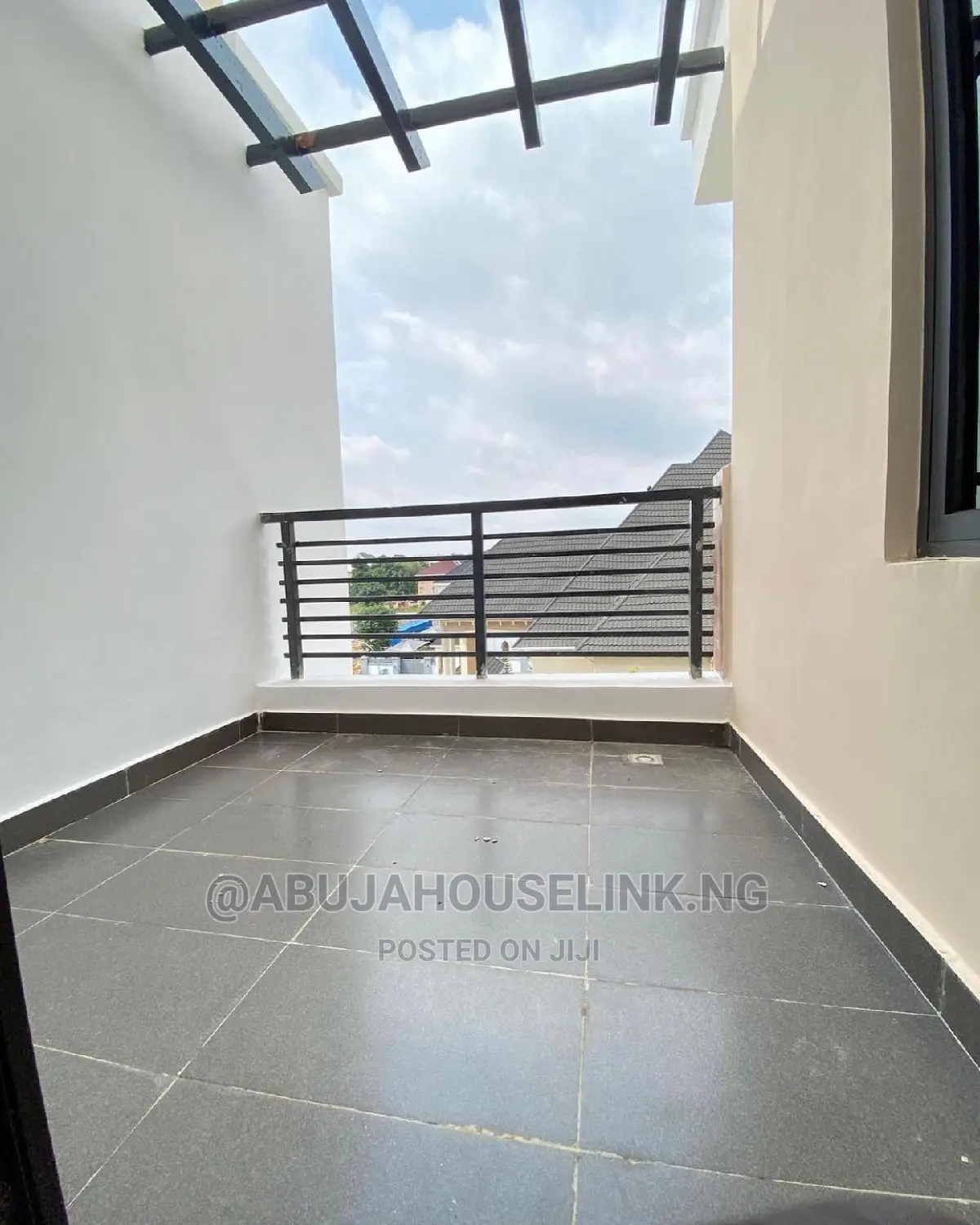 4bdrm Townhouse/Terrace in Guzape Abuja for Sale in Guzape District