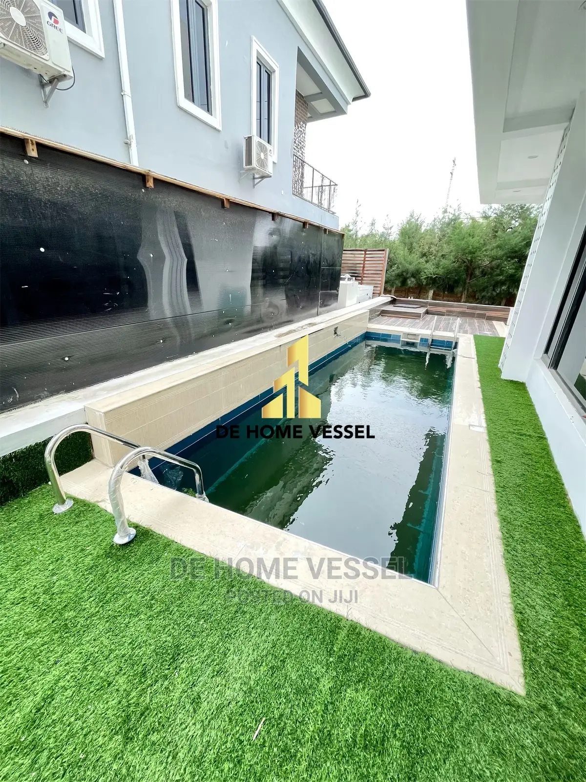 5bdrm Duplex in Ikota for Sale in Ikota