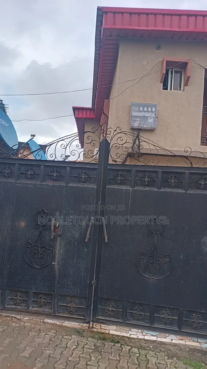 3bdrm Block of Flats in Liasu Road Ikotun, Iseri Olofin for sale in Iseri Olofin