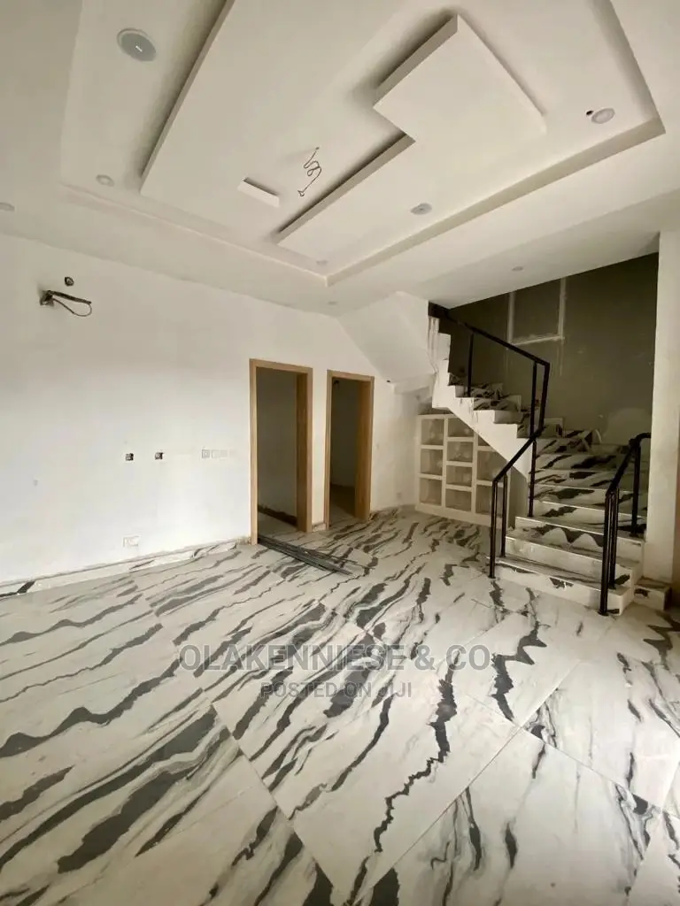 Furnished 5bdrm Duplex in Millennium Estate, Millenuim/UPS for sale in Millenuim/UPS