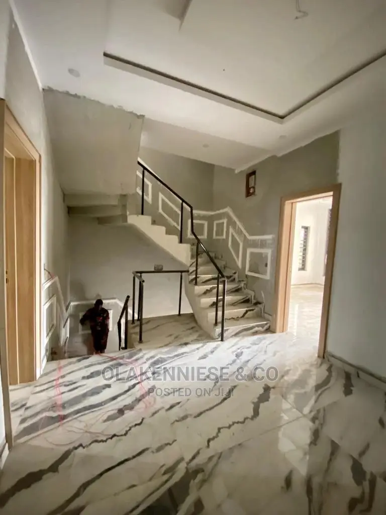 Furnished 5bdrm Duplex in Millennium Estate, Millenuim/UPS for sale in Millenuim/UPS