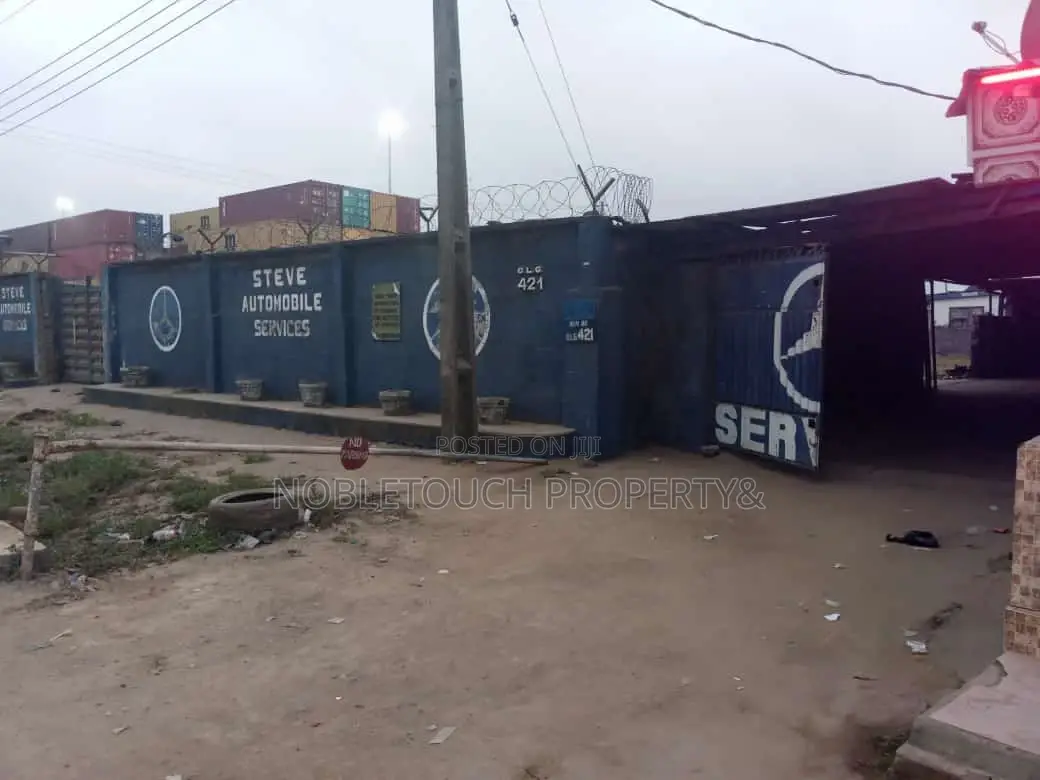 Commercial Property by Trade Fair Complex Satellite in Satelite Town