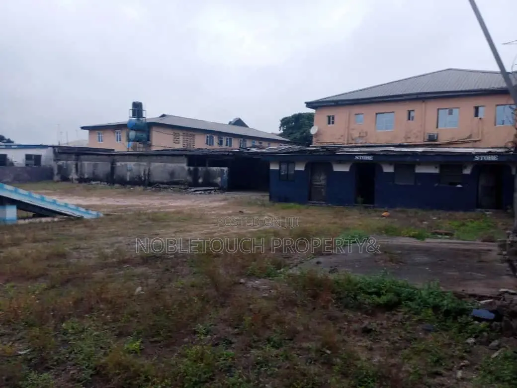 Commercial Property by Trade Fair Complex Satellite in Satelite Town